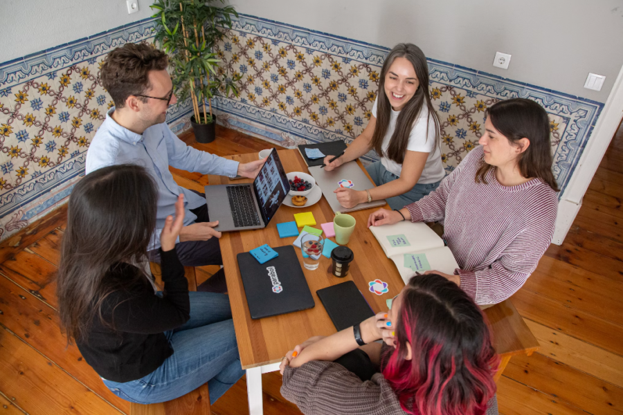 Corporate Retreats vs Incentive Trips for Employees Corporate Retreats vs Incentive Trips for Employees